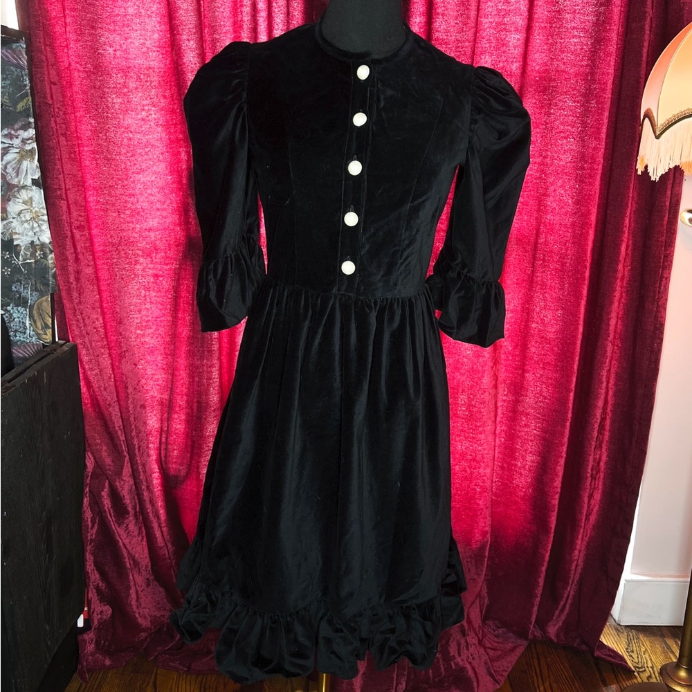 Gorgeous Holiday Black Velvet Batsheva Dress in Excellent Condition Sz 2